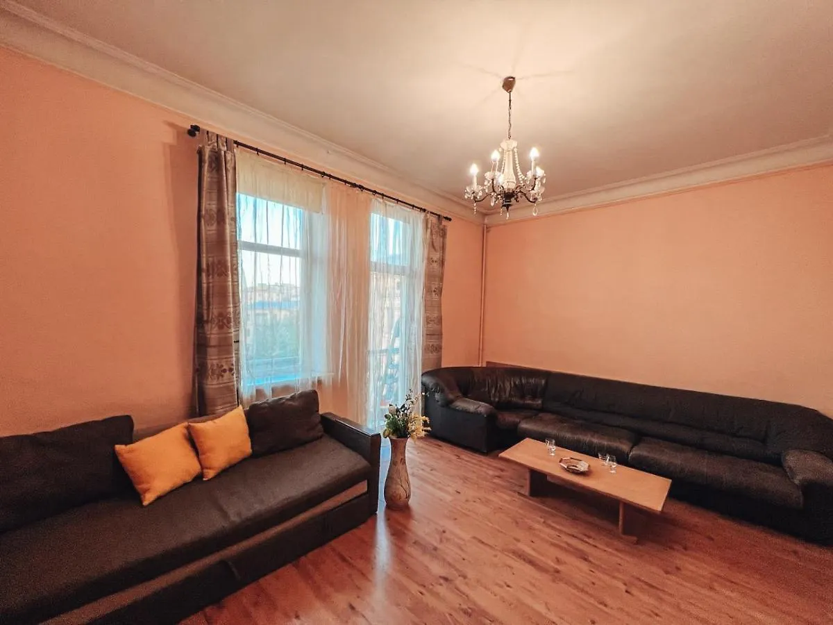 Apartments On Kreshchatik 17 Kyiv Ukraine