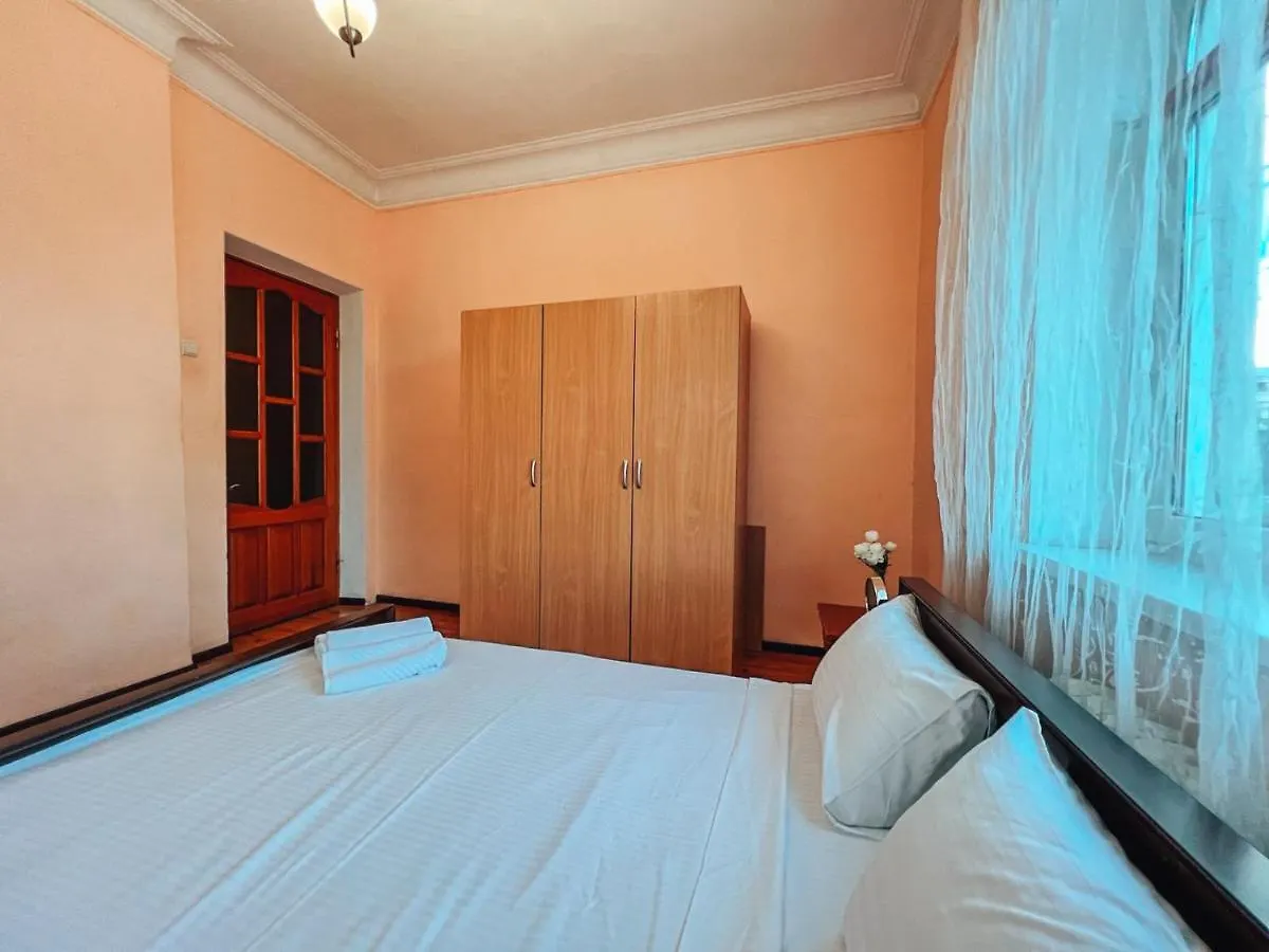 Apartments On Kreshchatik 17 Kiev
